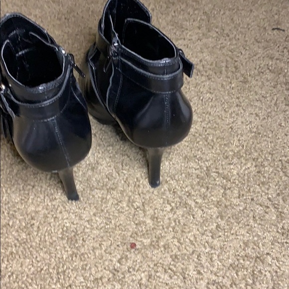 Shoes - Picture 3 of 4